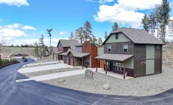 Saddle Up For Luxury - 15 Minutes to Mt Rushmore