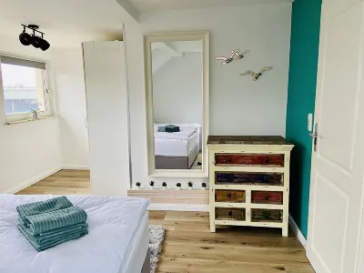 Deck 7: 62qm, 3 Zimmer, 4 Personen, 2 Schlafzimmer, Hochwertige Ausstattung Hotels near Wangerooge