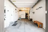 Luxury 2Br Park City Retreat with Mountain & Preserve Views & Saltwater Hot Tub Hotels in Snyderville