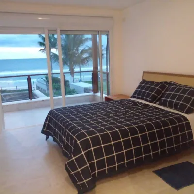 House facing the sea in Maresias