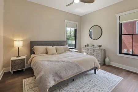 Brand new home in Historic Harpers Ferry - Barrel Sauna - Fire Pit - Luxury!