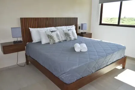 Swimming Pool-Beach-Sun and Sand enjoy the Coast