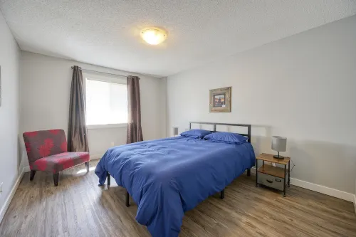 Modern and chic, fully equipped chef inspired kitchen!