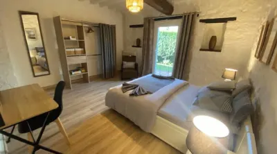 Villa 2 minutes from the beach Hotels near Plage de VallièresSt georges centre ville.