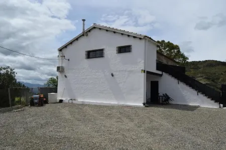 Mount Tatum apartments! A short drive to el chorro lakes