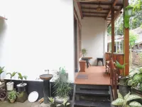 Roemah Beong Syariah at Desa Wisata Kembanglimus Hotel di Kembanglimus
