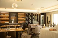 International Hotel Wagga Wagga Hotels in Lake Albert