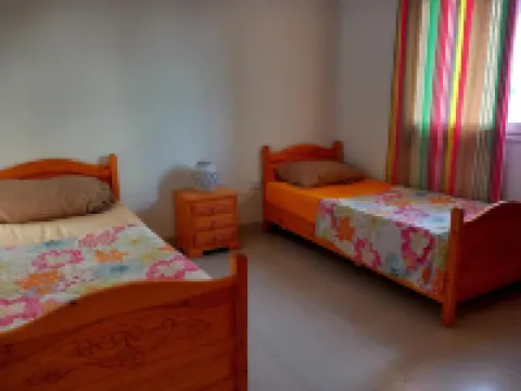 Dar Nour & Lina Apartment roof terrace sea view 200 from the beach 住宿飯店