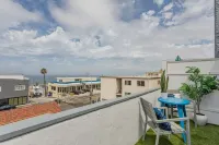 Newly Remodeled Cozy Beach Retreat + Ocean Views