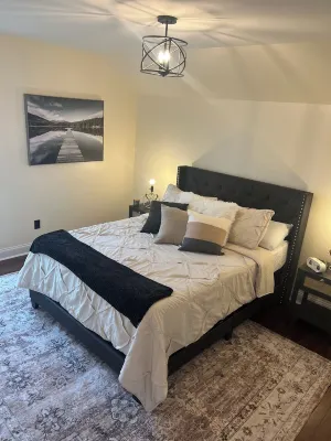 Spacious 3-bedroom townhome in desirable Tollgate Village. Hotels in Thompson's Station