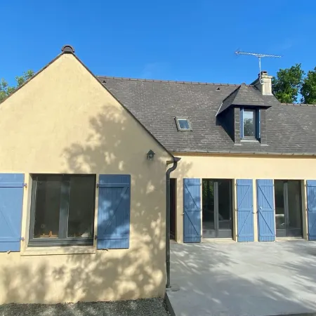 Family home in Trébeurden close to beaches and hiking trails.