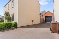 Luxury 5 bed House with Hot-tub near Bicester Village