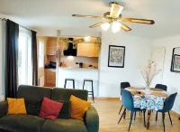 Au Levant de Marie Il: luxury apartment with swimming pool and gym Hotels in Gaillac