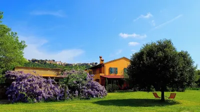 Apartment Torre. Beautiful garden, AC, 2 bedrooms 1 bathroom, near the sea.