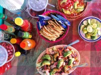 Charming rooftop bungalow 1 block from the beach!