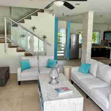 Colorful Retreat Near Disney Others