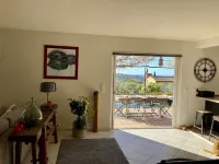 house facing SOUTH between sea and mountains 5 minutes from the city center