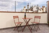 enJoy Home - Attic Room in Lords' Square