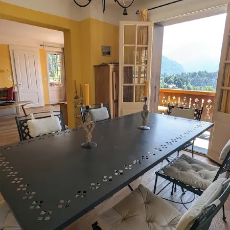 Bright, family-friendly apartment just outside Villars!