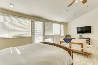 Mountain-view Studio: Top Floor, Private Deck - Homestays