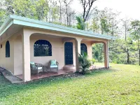 Cozy house in the middle of the mountains just minutes from the beach