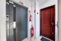 Beachfront comfort with balconies and barbecue for families (6 people) and pets Hotels near Camping Matinhos Aconchego