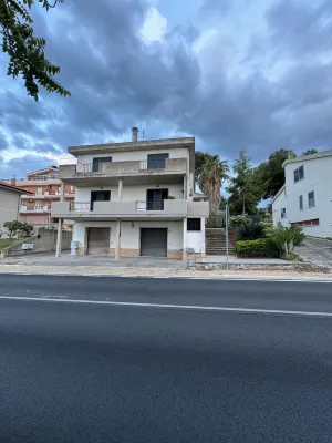 Cozy apartment within walking distance of the sea, with pets allowed Hotels in 