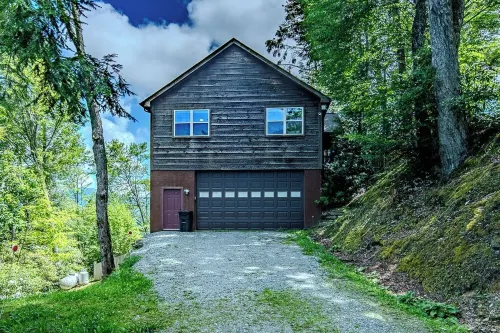 Relaxing Mountain View Cabin near Banner Elk, NC