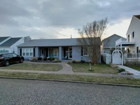 Adorable Beach House In Brigantine, NJ