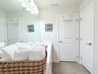 Tranquil 4BR Townhome Near UMW, Hospitals, Costco, Golf &Downtown Fredericksburg