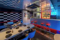 Effotel by Sayaji Indore - bar