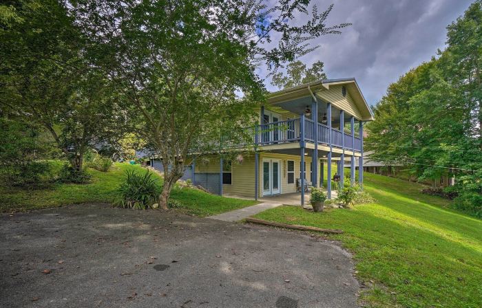 Caryville Home w/ Dock, Steps to Norris Lake!
