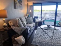 The Lakeside Getaway - newly renovated condo on Lake Conroe