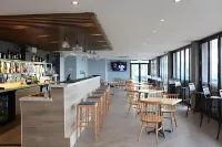 Ela Beach Hotel & Apartments - bar