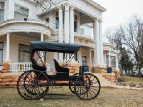 The Martha Dale at the Judges Chambers Hoteles en Guthrie