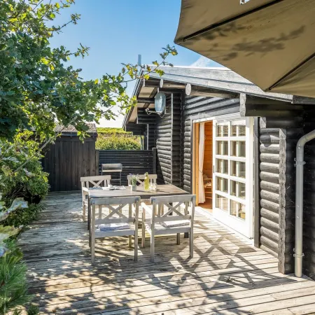 "Christl" - 500m from the sea Hoteles en Henne Kirkeby