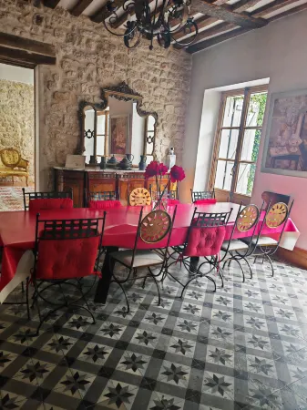 Villa Raspail Отели рядом со станцией Ivry-sur-Seine railway station