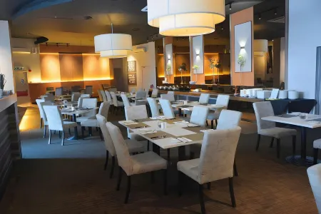 Abell Hotel Отели в г. Кучинг