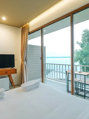 รูปภาพของเลคเฮ้าส์ นาคา เคฟ