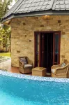 Shoki Shoki Lodge - Pools