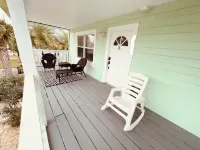 Cozy 1st floor, steps to beach, right off A1A Beach!