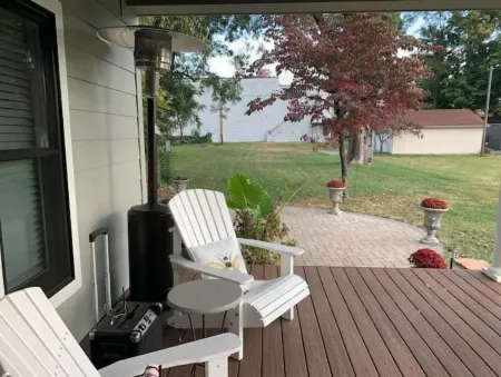 A Room Off Broadway, a prime downtown hideaway