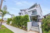 @ Marbella Lane - Luxe 4Br Haven w/ Skyscape Views