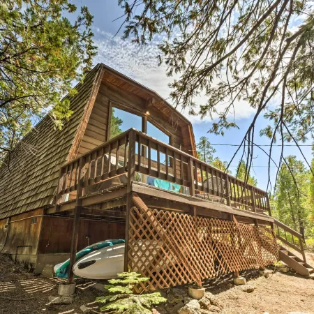 Charming Pinecrest Cabin w/ Private Deck