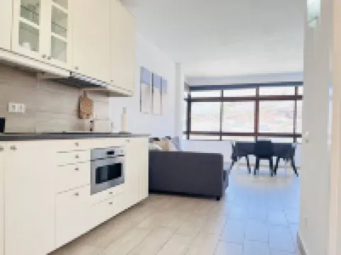 Penthouse on the Ocean by Alquiler de Sueno