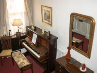 Elmdon Lodge Hotels in Birmingham