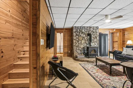 Dogwood Cabin w/ Dock!