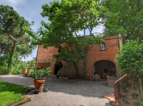 Peaceful Villa Stay in Tuscany