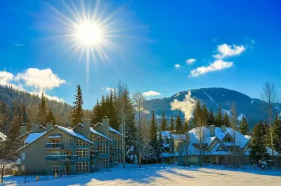 Luxury 2BD/2BA Sleep 6 Townhome- Free Parking Hotels in Village North