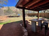 Red rock views ♦ Private access to the forestry ♦ The perfect romantic escape